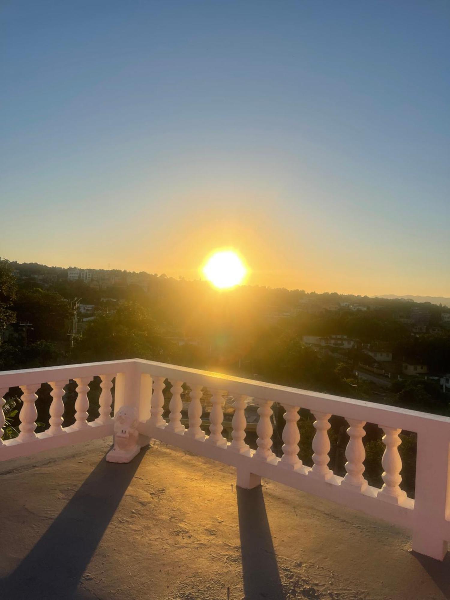 Three Palm Villa مونتيغو باي المظهر الخارجي الصورة